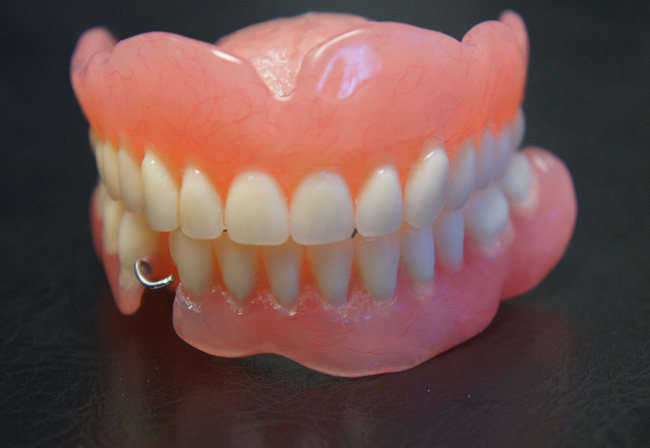 ekspresowa naprawa protez zębowych